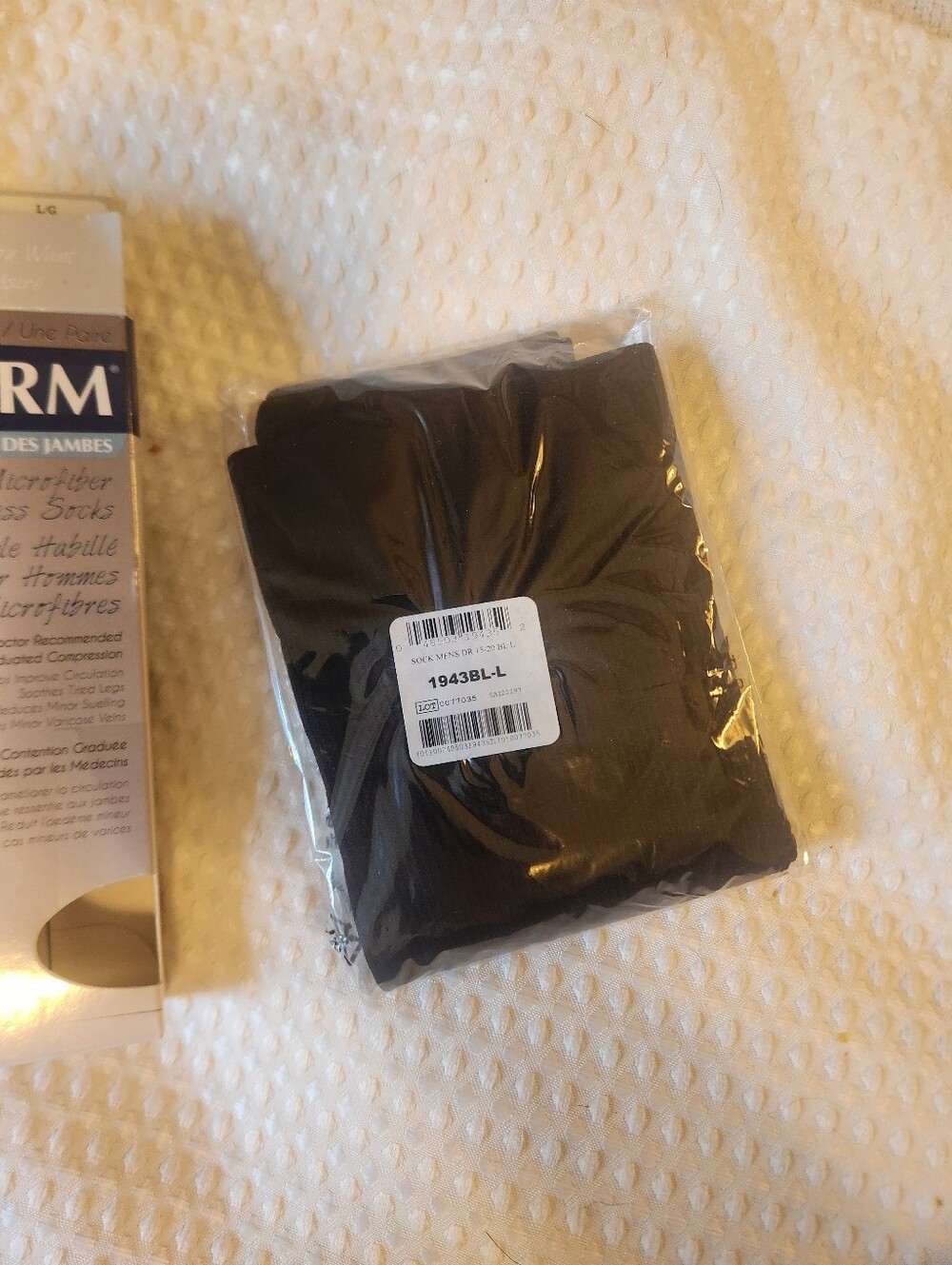 NEW in Box Men's Black Compression Socks (Moderate Compression) Size L - Picture 5 of 5